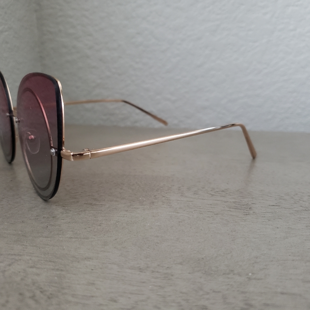 Sunglasses - Picture 2 of 3